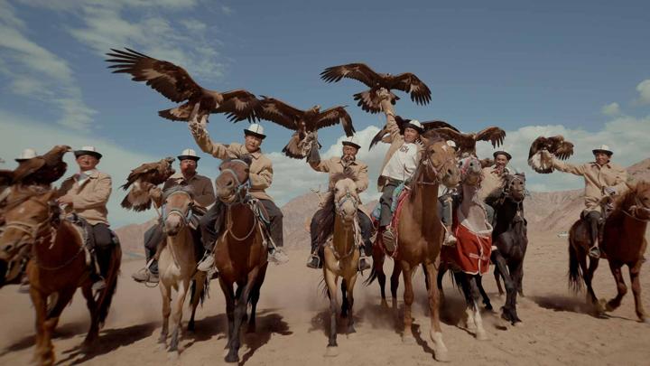 IN XINJIANG 骑·新疆 — 画面 06