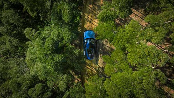 LAND ROVER 路虎 · 夜航 — 画面 03